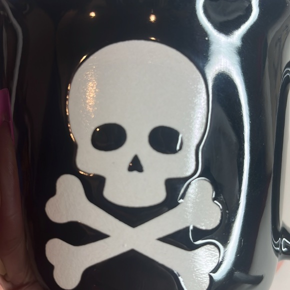 Skull & Crossbones 16oz Mug - Picture 6 of 8